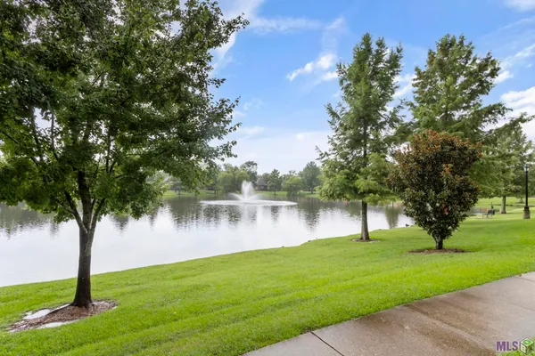 $199,900 | 809 Summer Breeze Drive, Unit 1202, Baton Rouge, LA 70810