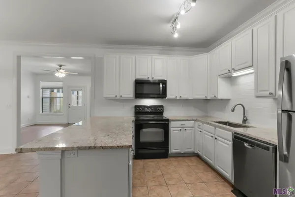 $199,900 | 809 Summer Breeze Drive, Unit 1202, Baton Rouge, LA 70810