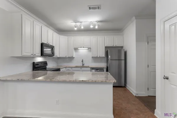 $199,900 | 809 Summer Breeze Drive, Unit 1202, Baton Rouge, LA 70810