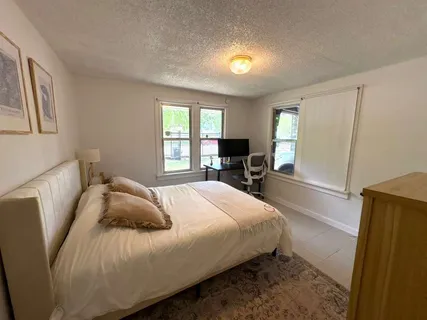 $2,295 | 1101 Holly Street, Unit 1, Austin, TX 78702