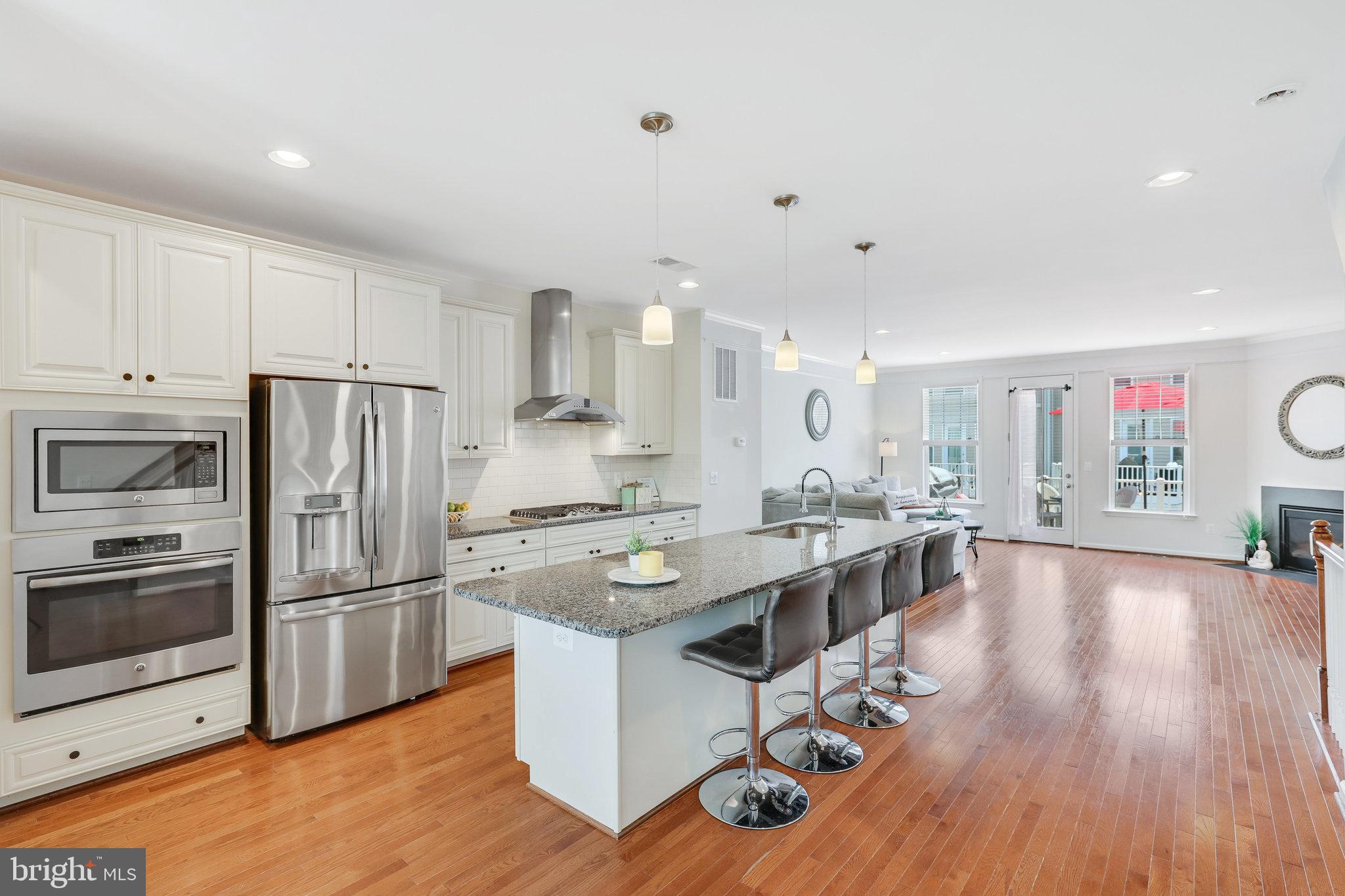 42398 Benfold Square Brambleton, VA 20148 - Photo 2 of 56 Gorgeous Kitchen