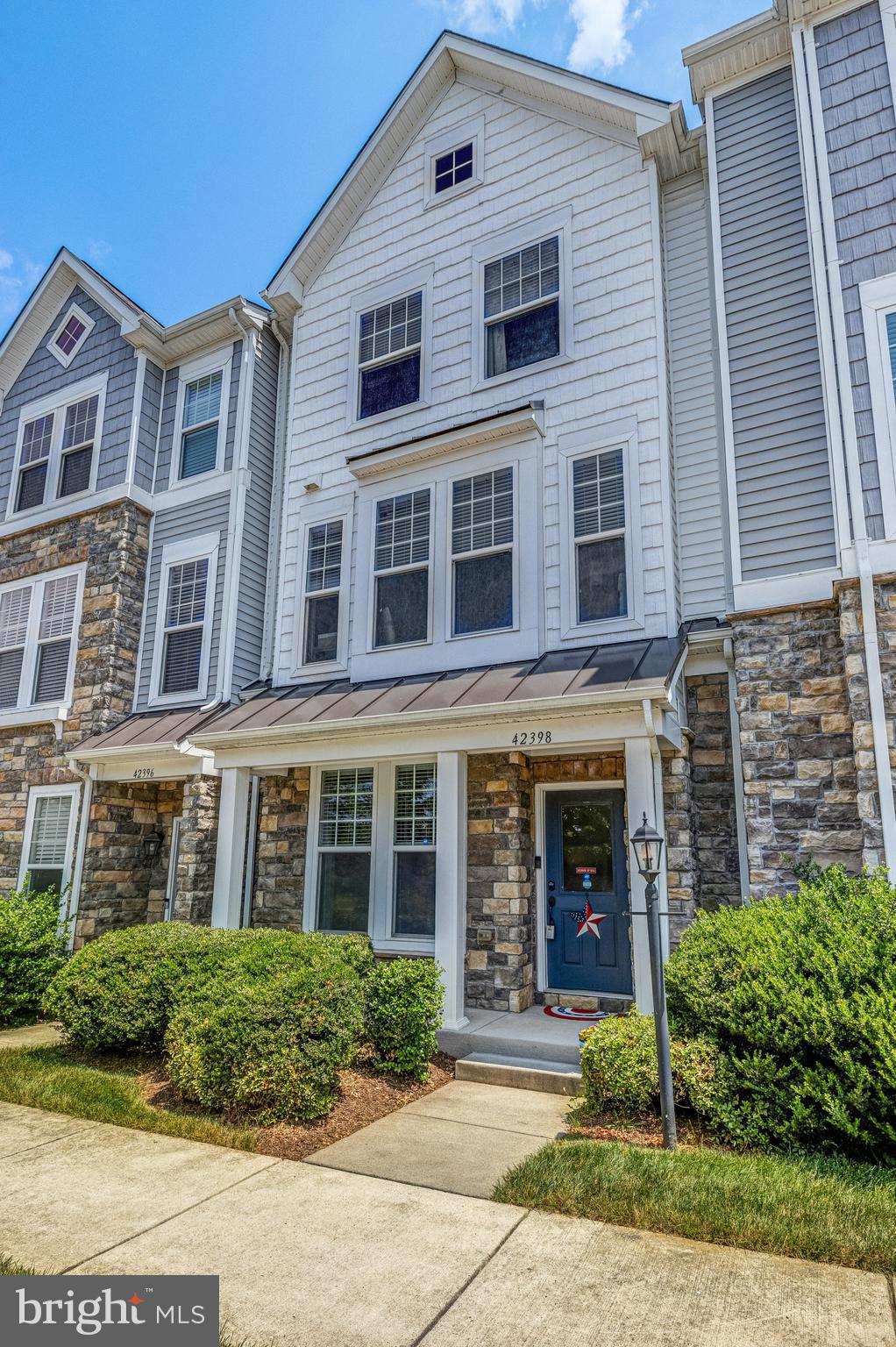 42398 Benfold Square Brambleton, VA 20148 - Photo 53 of 56 Front Exterior