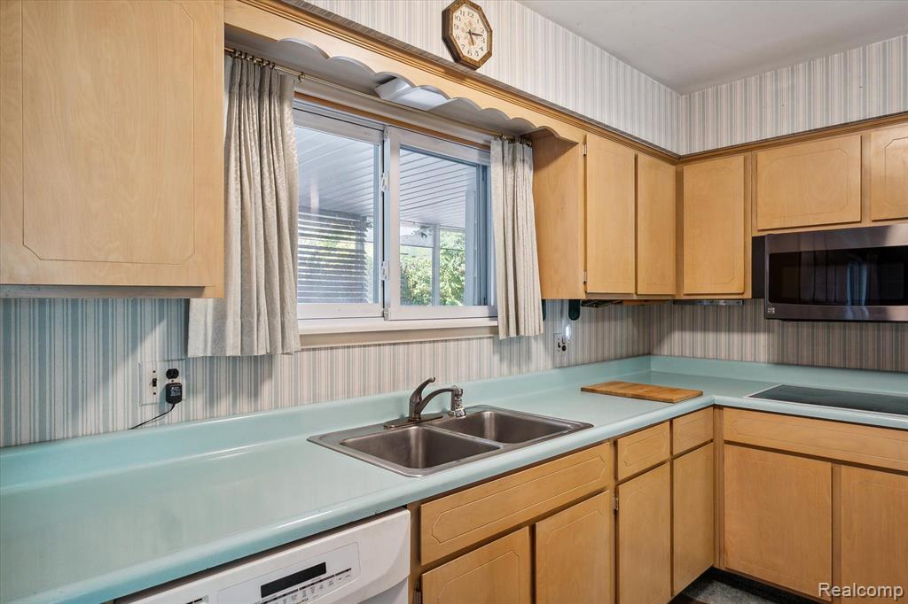 862 Juneau Road Ypsilanti, MI 48198 - Photo 13 of 54