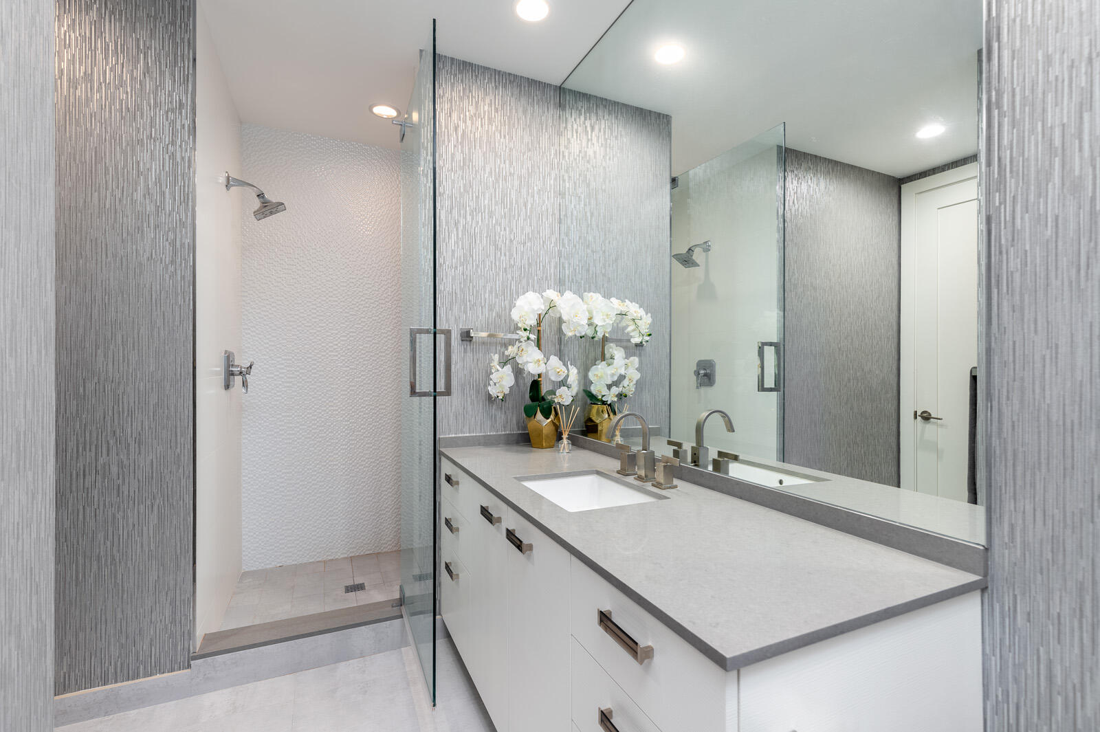1011 Bucida Road Delray Beach, FL 33483 - Photo 24 of 33 Guest Bathroom