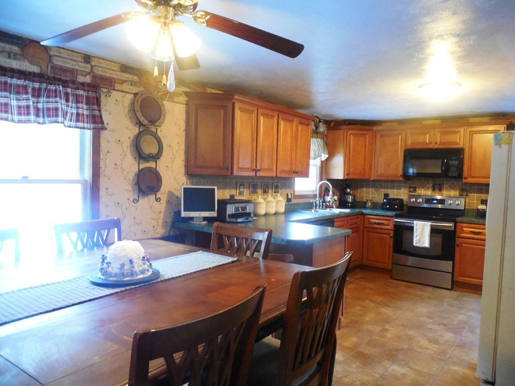 216 Greenwich Road Ware, MA 01082 - Photo 5 of 24