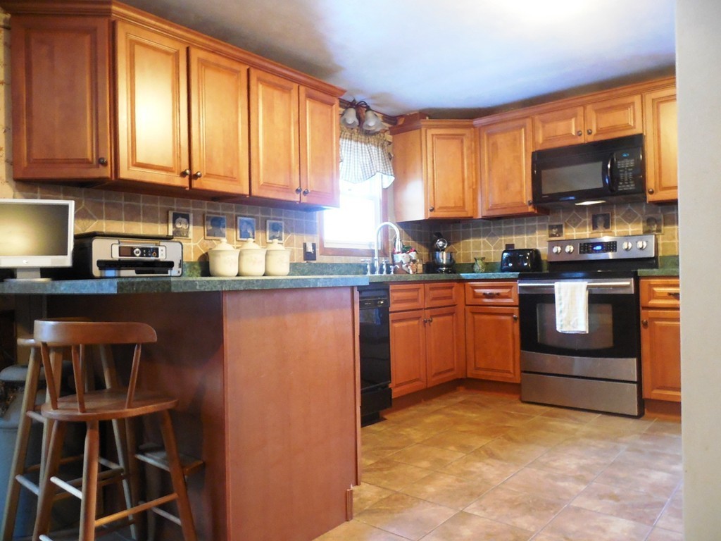 216 Greenwich Road Ware, MA 01082 - Photo 8 of 24