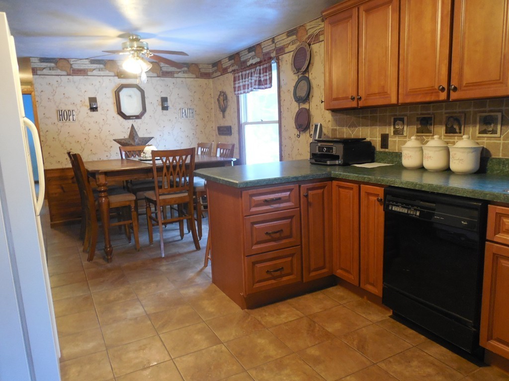 216 Greenwich Road Ware, MA 01082 - Photo 10 of 24