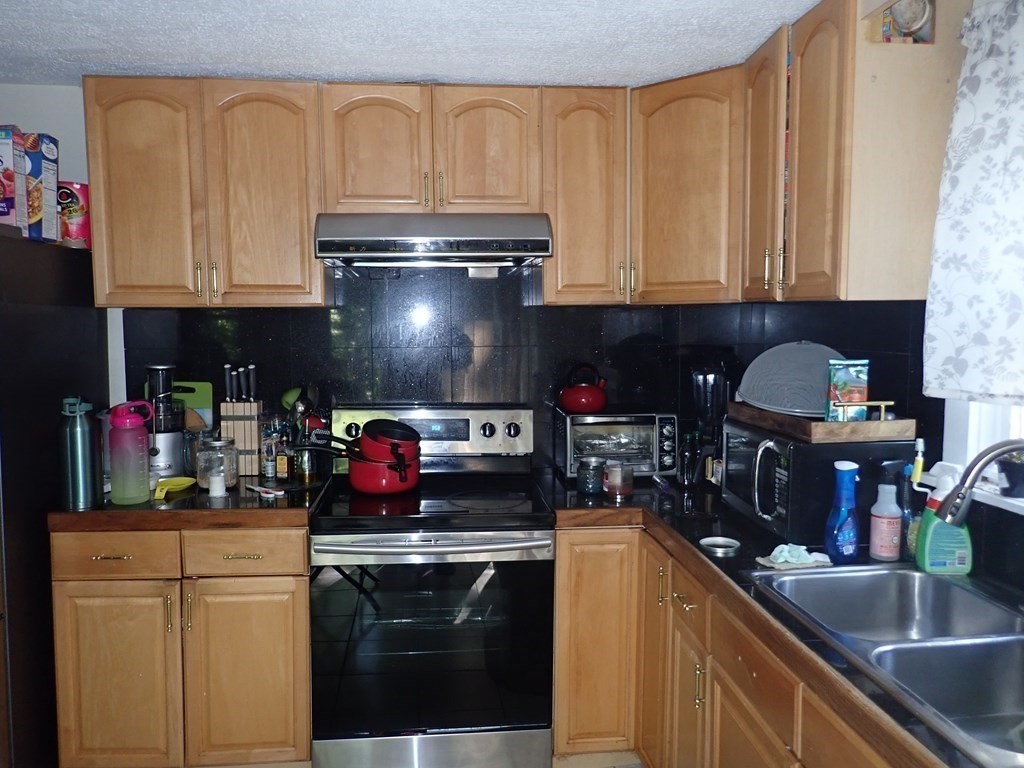 5 Wrentham Road Worcester, MA 01602 - Photo 22 of 40