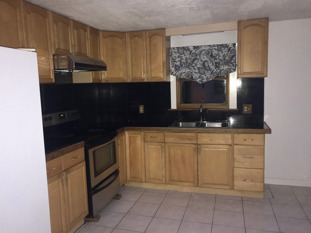 5 Wrentham Road Worcester, MA 01602 - Photo 23 of 40