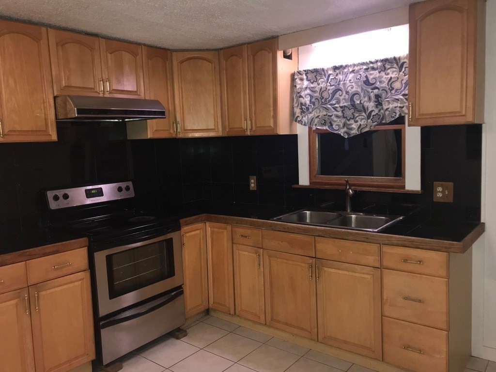 5 Wrentham Road Worcester, MA 01602 - Photo 24 of 40