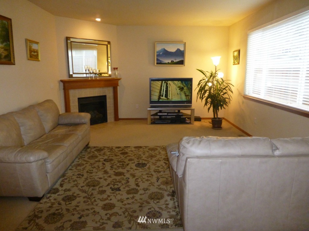21114 1st Avenue West Bothell, WA 98021 - Photo 6 of 15