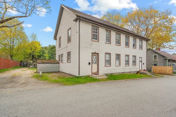 $529,900 | 5-7 Beeden Place, Westport, MA 02790