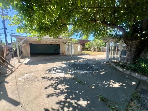 $409,999 | 7016 Peck Drive, Sacramento, CA 95828