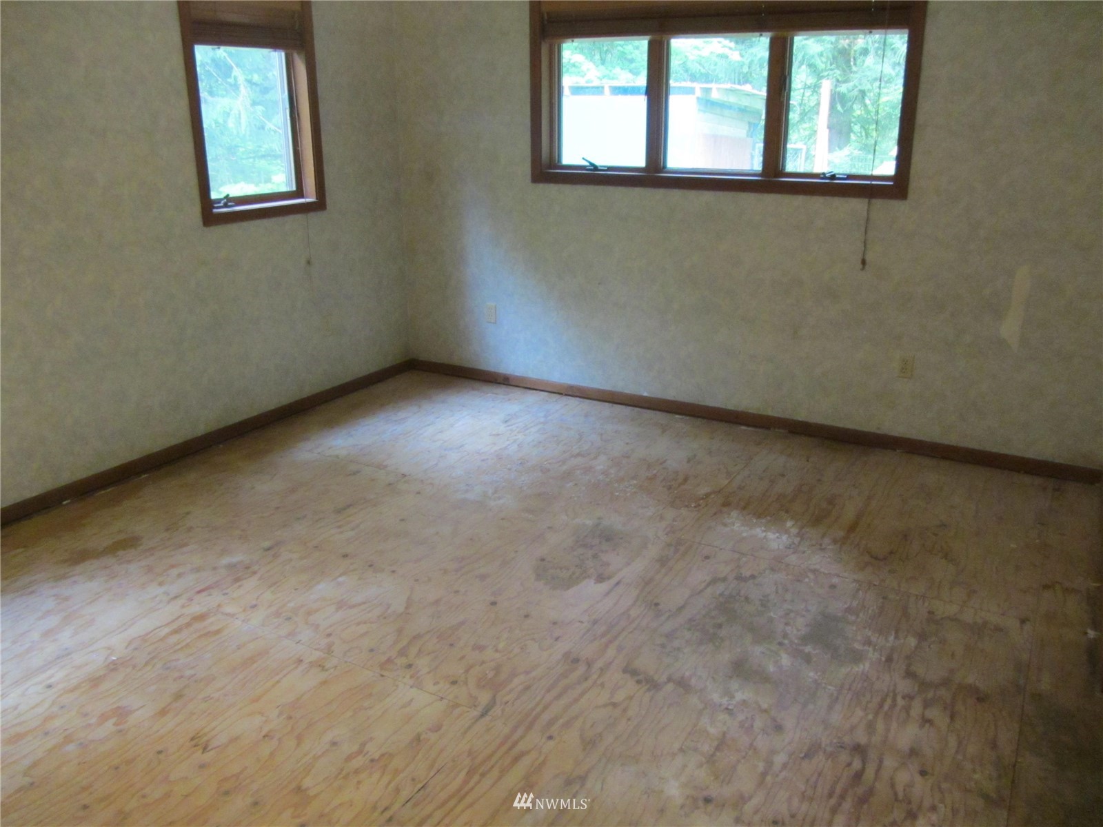 2290 Mosquito Lake Road Deming, WA 98244 - Photo 13 of 15 an empty room with a window