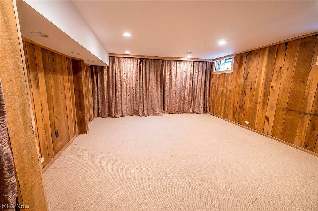 971 Englewood Road Cleveland Heights, OH 44121 - Photo 24 of 31