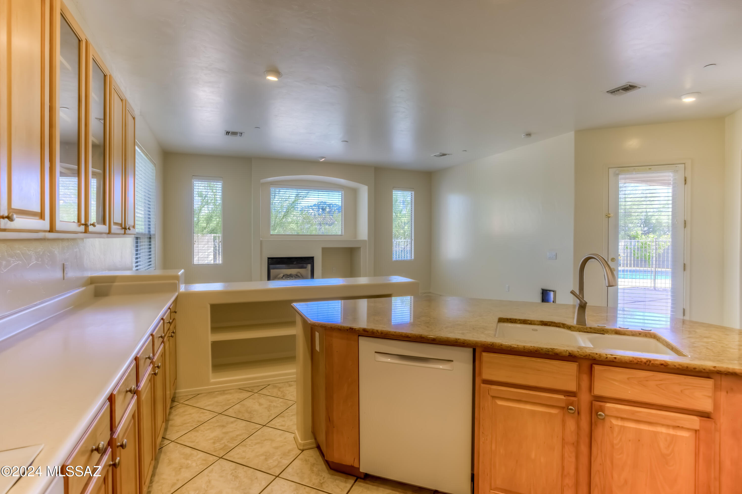 1588 West Copper Ridge Drive Tucson, AZ 85737 - Photo 6 of 36