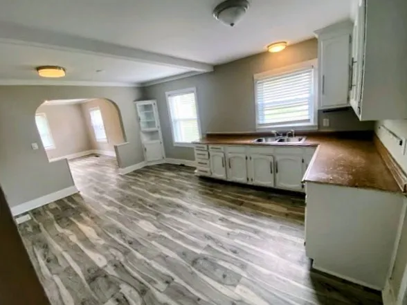 $1,595 | 1976 Loney Drive, Nashville, TN 37210