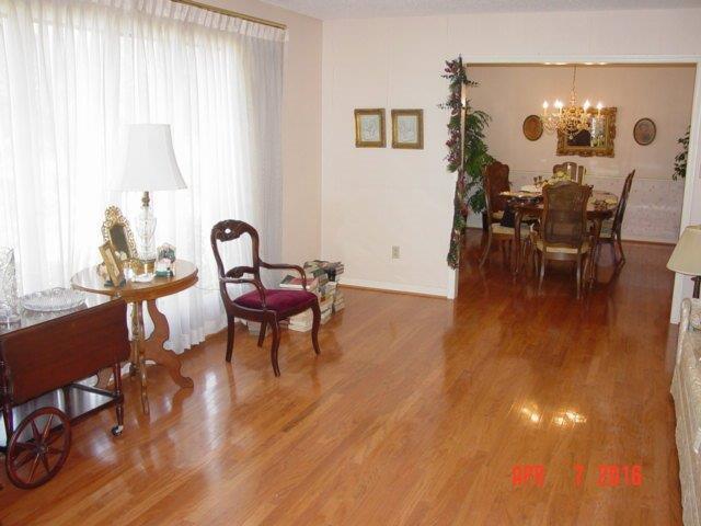 424 Valleybrook Road Hixson, TN 37343 - Photo 5 of 19 Living room and dining room