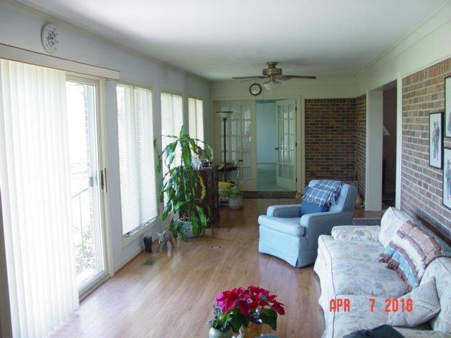 424 Valleybrook Road Hixson, TN 37343 - Photo 8 of 19 Sunroom