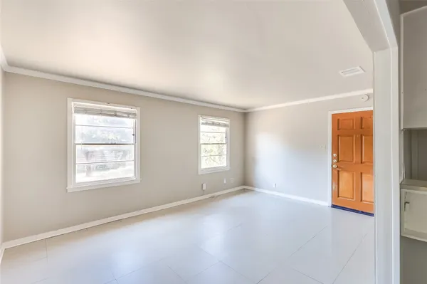 $2,600 | 501 Krebs Lane, Austin, TX 78704