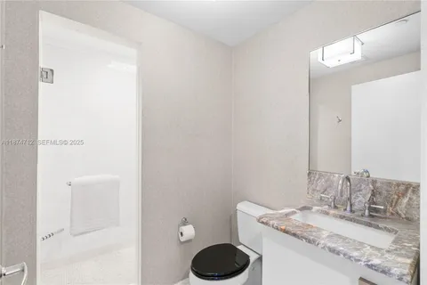 $1,100,000 | 551 North Fort Lauderdale Beach Boulevard, Unit R2212, Fort Lauderdale, FL 33304