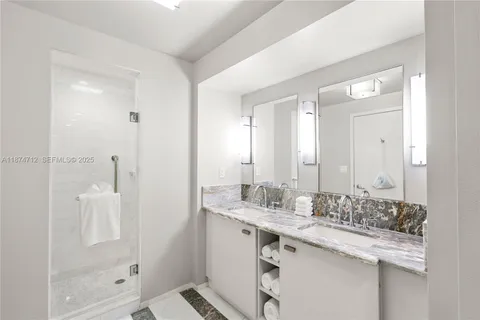 $1,100,000 | 551 North Fort Lauderdale Beach Boulevard, Unit R2212, Fort Lauderdale, FL 33304