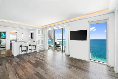 $1,100,000 | 551 North Fort Lauderdale Beach Boulevard, Unit R2212, Fort Lauderdale, FL 33304