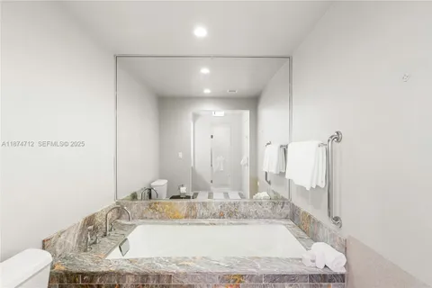 $1,100,000 | 551 North Fort Lauderdale Beach Boulevard, Unit R2212, Fort Lauderdale, FL 33304