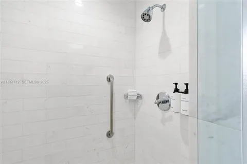 $1,100,000 | 551 North Fort Lauderdale Beach Boulevard, Unit R2212, Fort Lauderdale, FL 33304