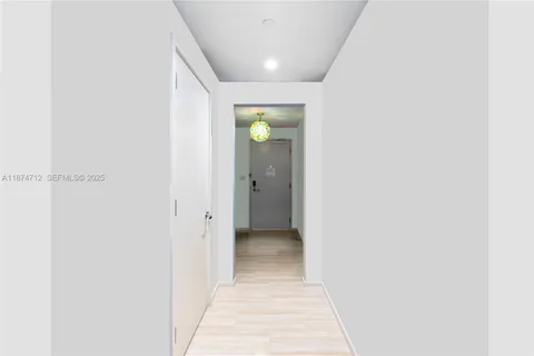 $1,100,000 | 551 North Fort Lauderdale Beach Boulevard, Unit R2212, Fort Lauderdale, FL 33304