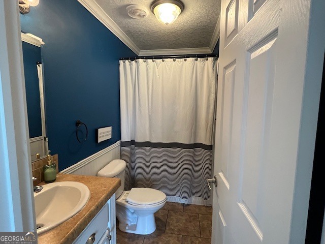 4338 Union Road Metter, GA 30439 - Photo 15 of 26 a bathroom with a sink toilet and shower