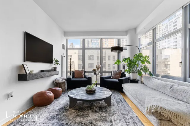 $1,195,000 | Undisclosed Address | Hell's Kitchen