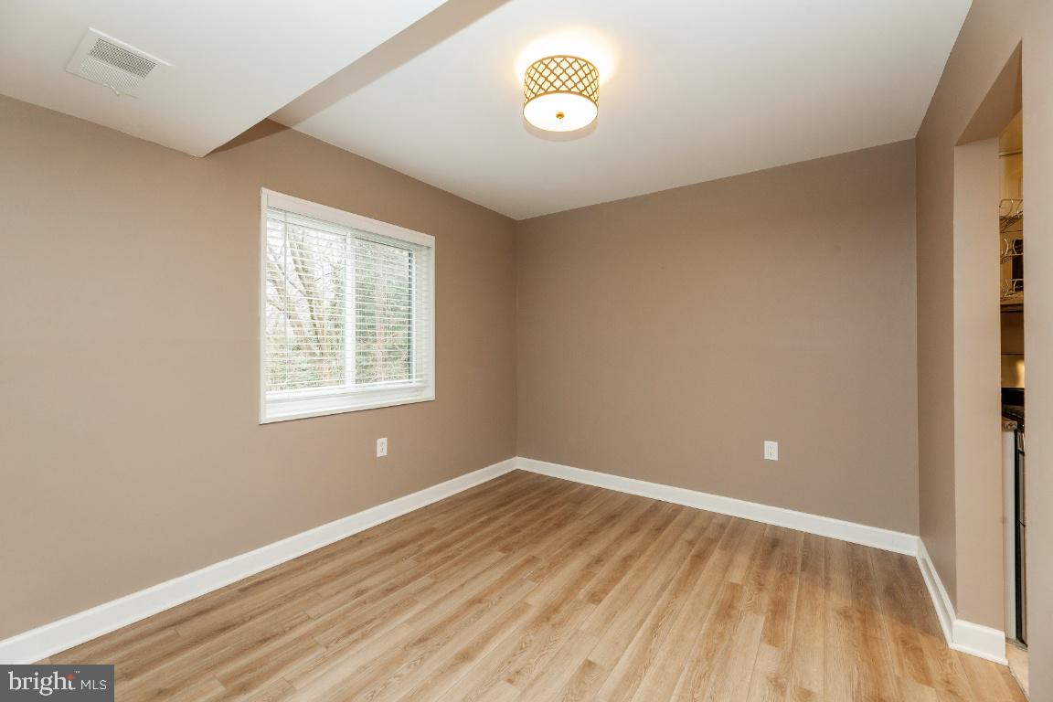 1405 Northgate Square, Unit 11C Reston, VA 20190 - Photo 12 of 31 Separate Dining Room
