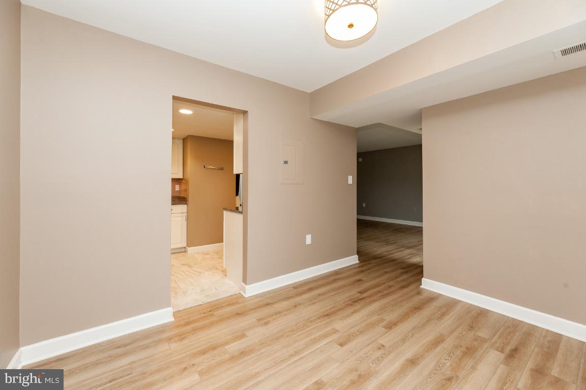 1405 Northgate Square, Unit 11C Reston, VA 20190 - Photo 14 of 31 Gallery Image 14