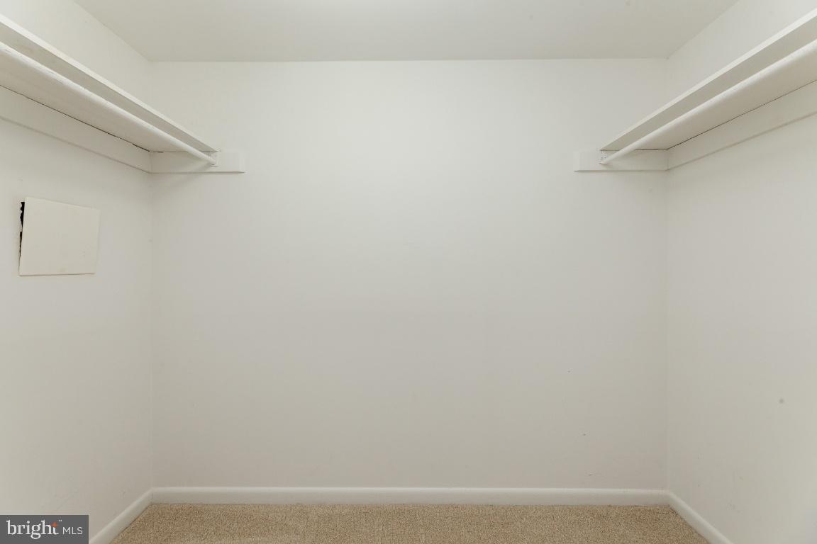 1405 Northgate Square, Unit 11C Reston, VA 20190 - Photo 18 of 31 Big Walk in Closet