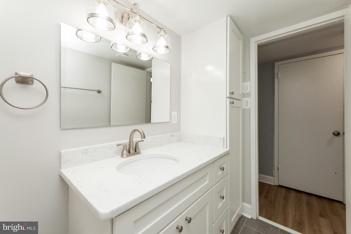 1405 Northgate Square, Unit 11C Reston, VA 20190 - Photo 25 of 31 Custom Vanity with Quartz