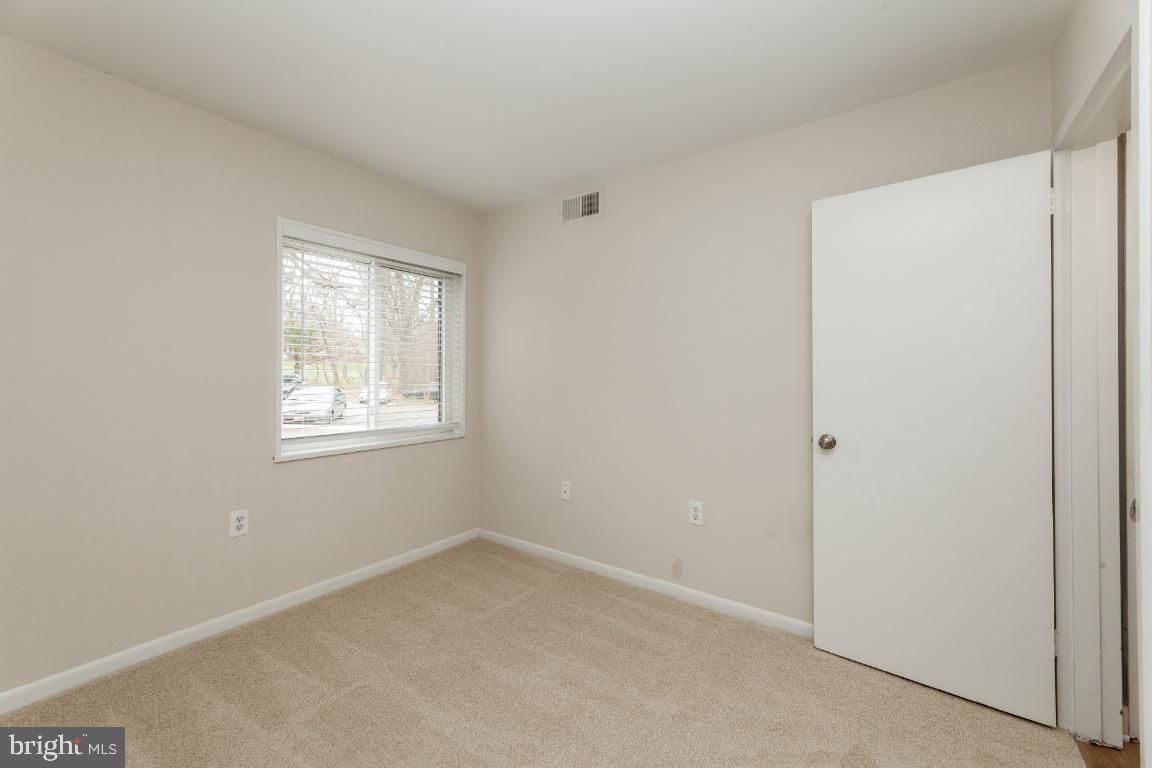 1405 Northgate Square, Unit 11C Reston, VA 20190 - Photo 26 of 31 Bedroom 3