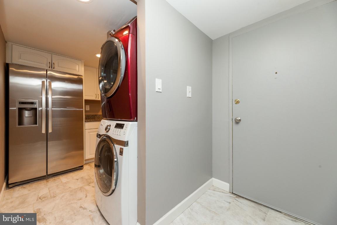1405 Northgate Square, Unit 11C Reston, VA 20190 - Photo 8 of 31 Washer and Dryer in Unit