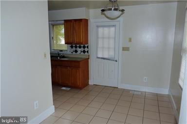 5985 4th Street Deale, MD 20751 - Photo 5 of 11 Dining Area