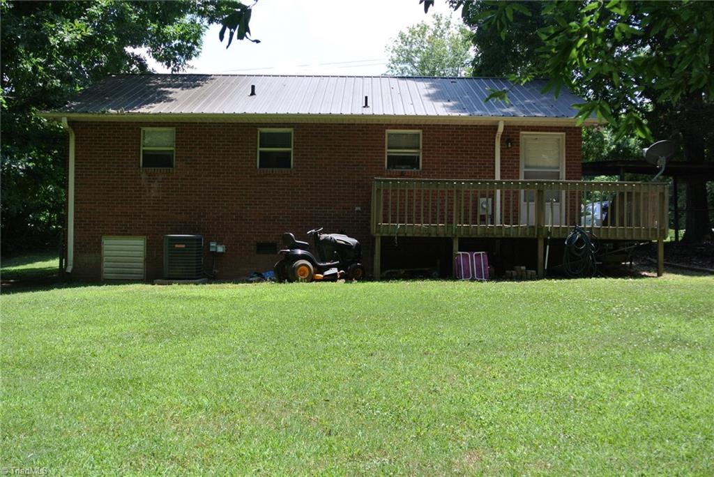 1147 Pine Top Road Lexington, NC 27295 - Photo 3 of 38 Back View