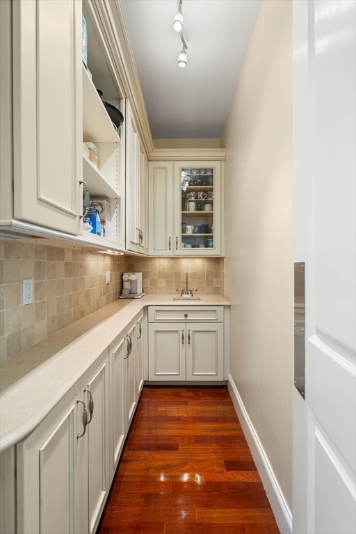 64 Oak Street Weston, MA 02493 - Photo 12 of 35