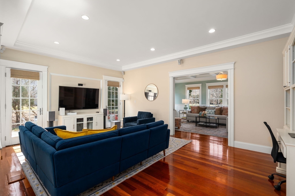 64 Oak Street Weston, MA 02493 - Photo 5 of 35