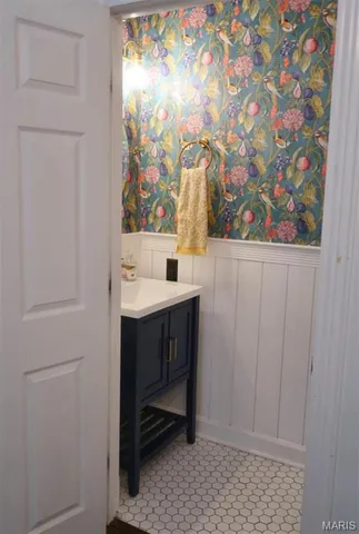 $2,100 | 1204 MacKay Place, St. Louis, MO 63104