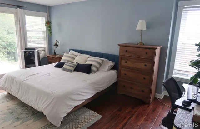 $2,100 | 1204 MacKay Place, St. Louis, MO 63104