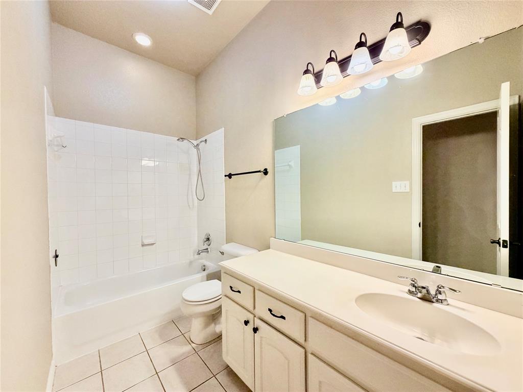 921 Raleigh Path Denton, TX 76208 - Photo 17 of 20