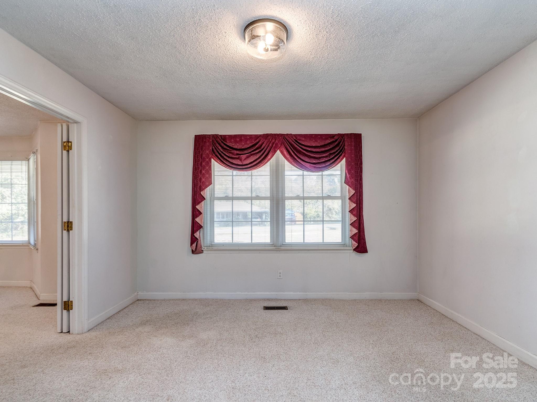 409 West Lewis Road Dallas, NC 28034 - Photo 15 of 33 Gallery Image 15