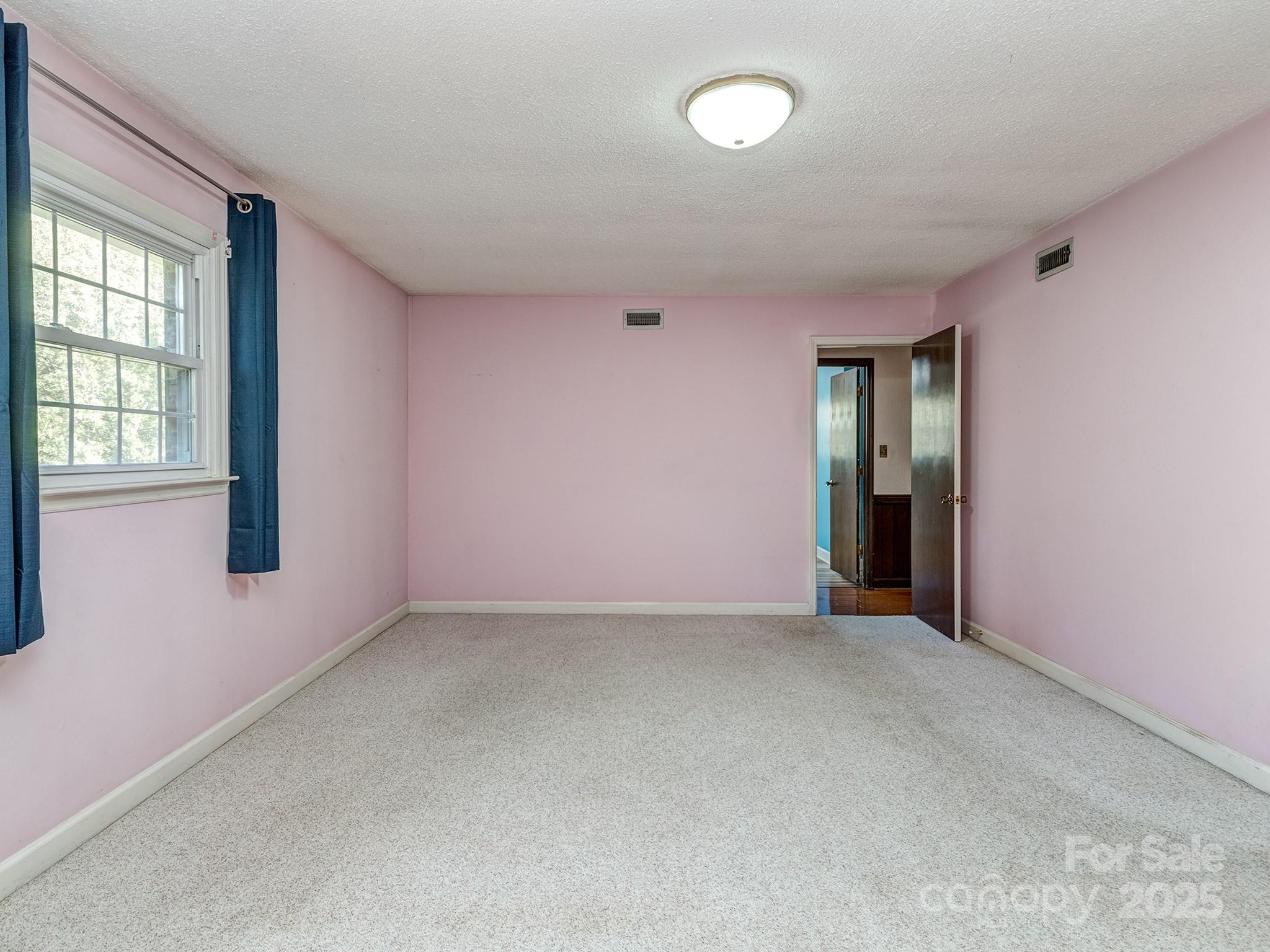 409 West Lewis Road Dallas, NC 28034 - Photo 17 of 33 Gallery Image 17
