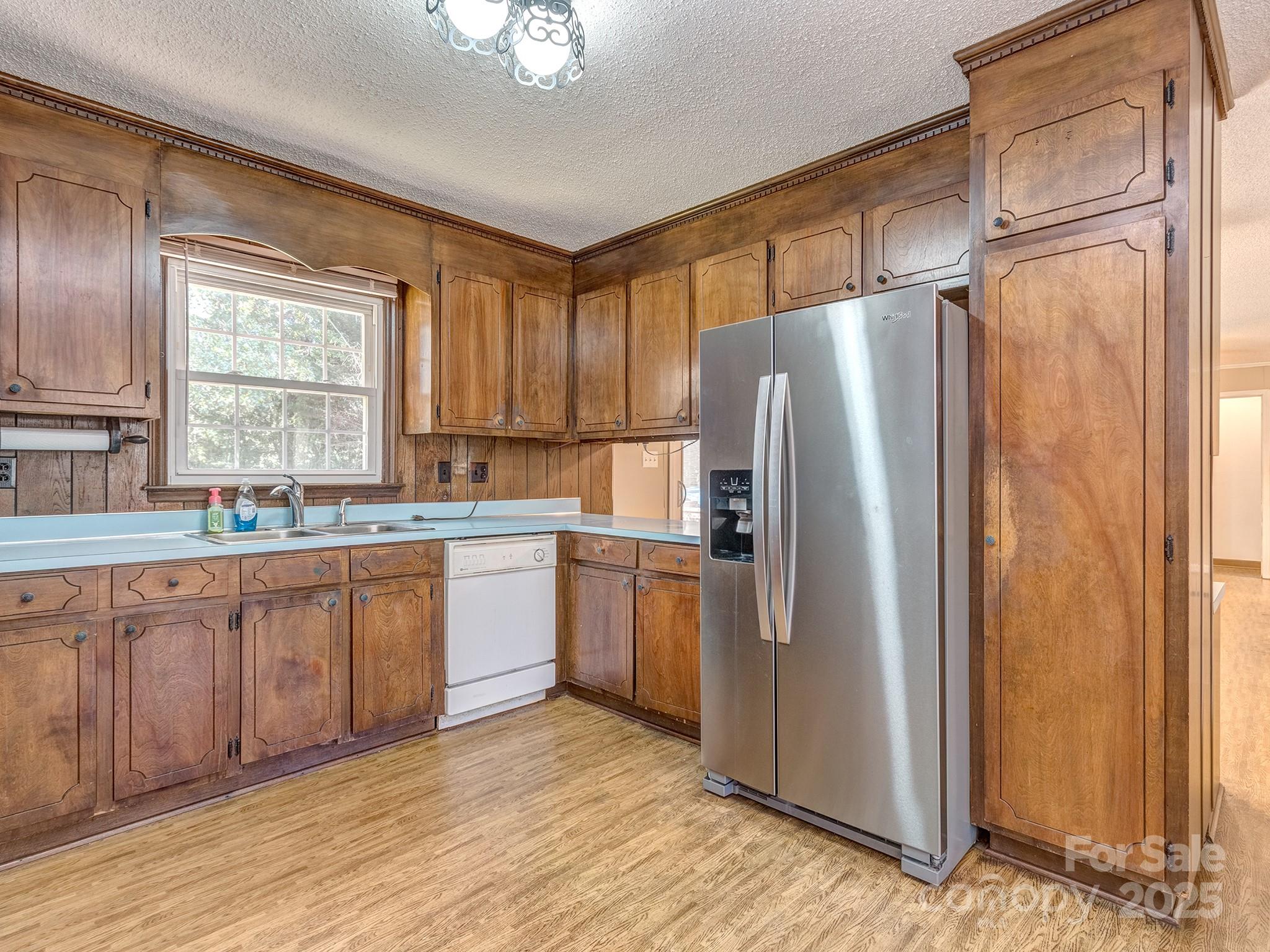 409 West Lewis Road Dallas, NC 28034 - Photo 8 of 33 Gallery Image 8