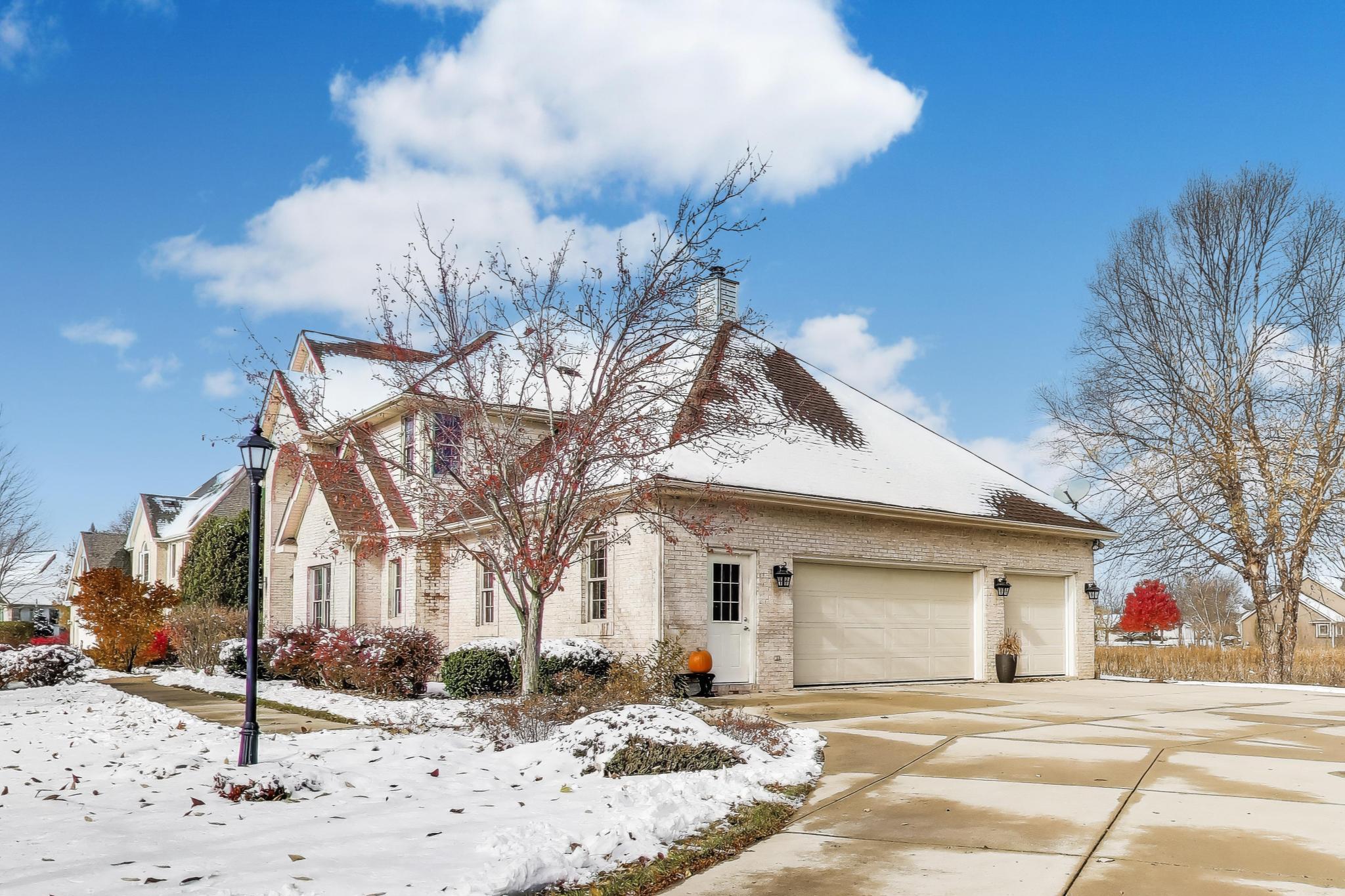 8443 Northview Drive Pleasant Prairie, WI 53158 - Photo 8 of 73 Side of Home