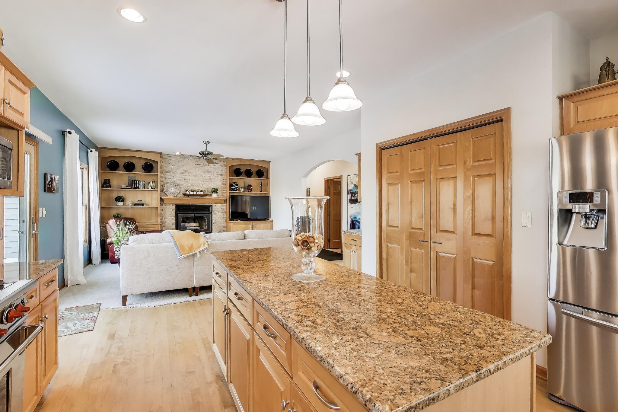 8443 Northview Drive Pleasant Prairie, WI 53158 - Photo 18 of 73 Kitchen